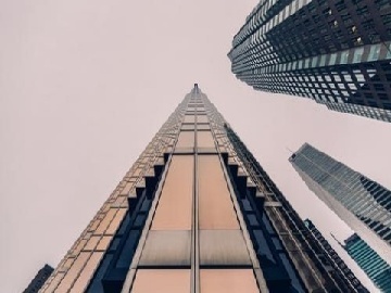 银行员工推销的理财保险产品解析，能否购买及是否违法？